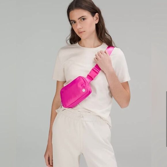 NWT Lululemon Sonic Pink Everywhere Belt Bag 1L - Picture 3 of 7